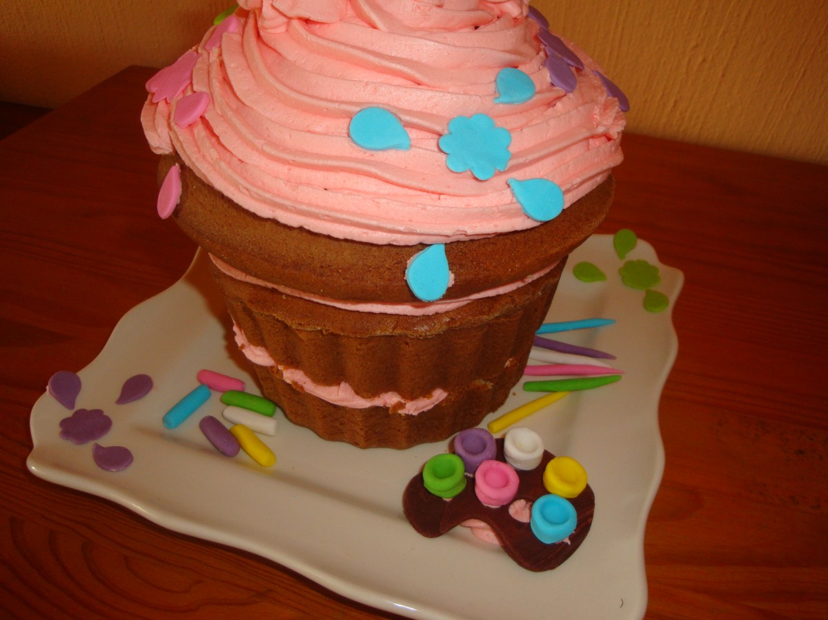 Artist's Cupcake Cake Detail