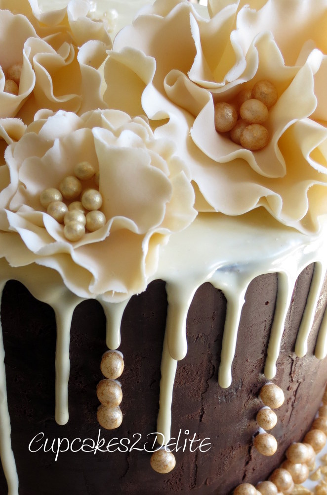 Chocolate and Cream Drizzle Cake