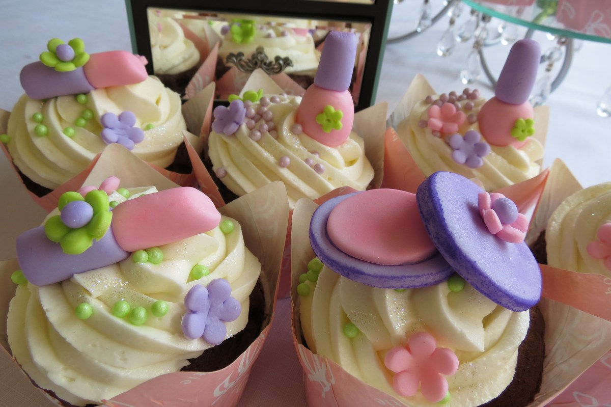 Make-Up Cupcakes