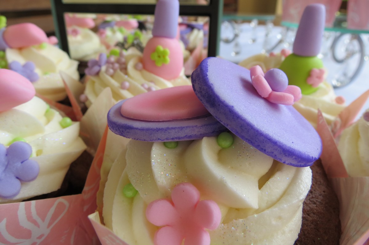 Make-Up Cupcakes