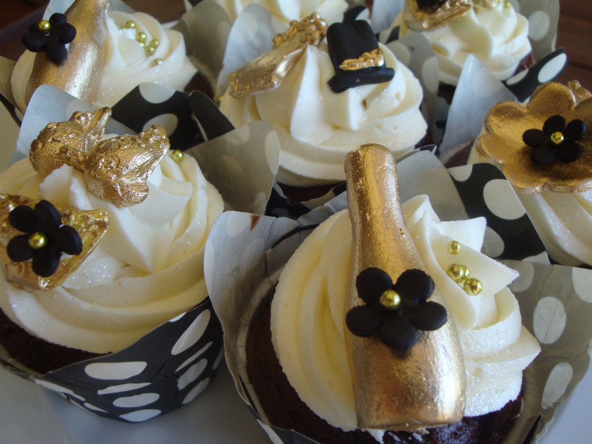 Black &Gold Bachelorette Cupcakes