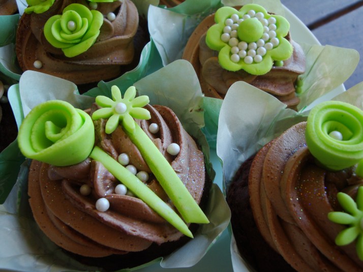Lime Green & Chocolate Cupcakes