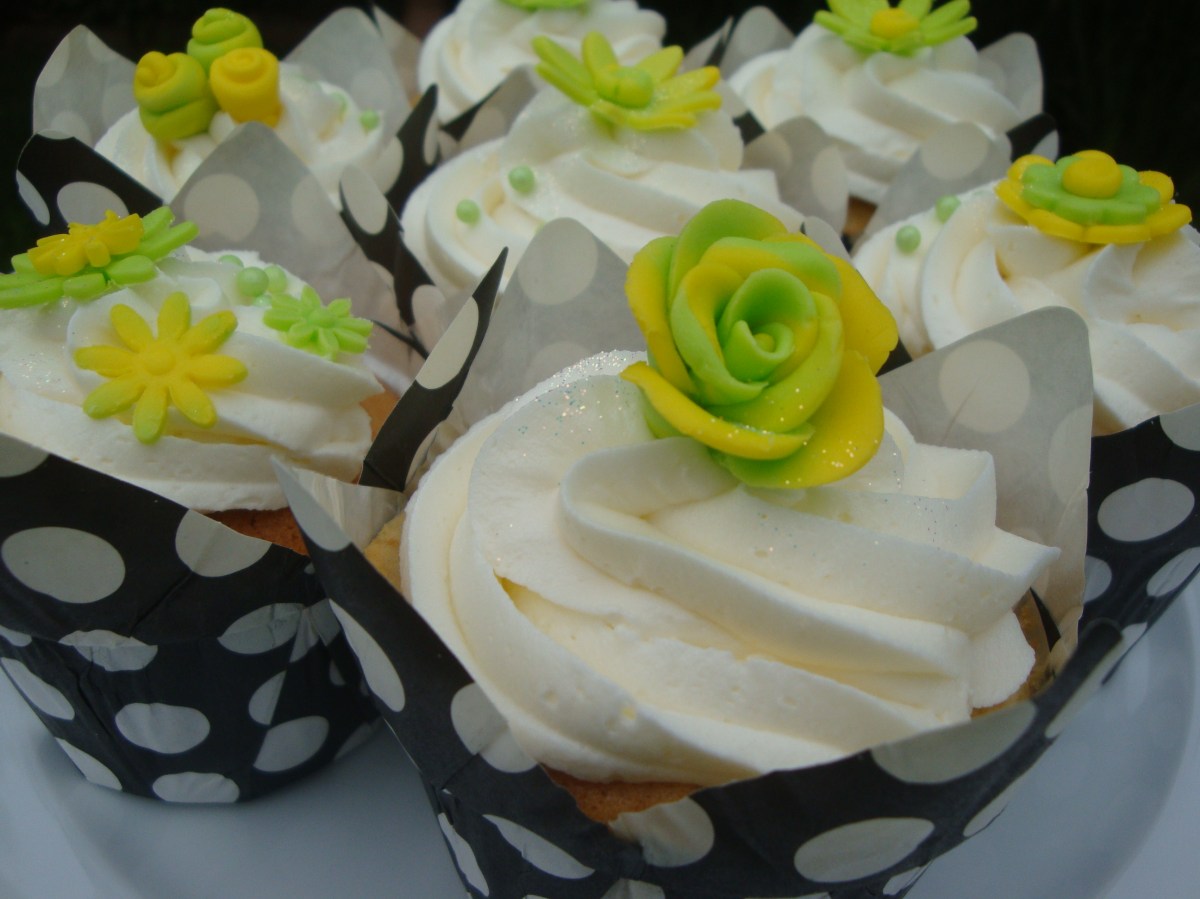 Lime Green & Yellow Flower Cupcakes
