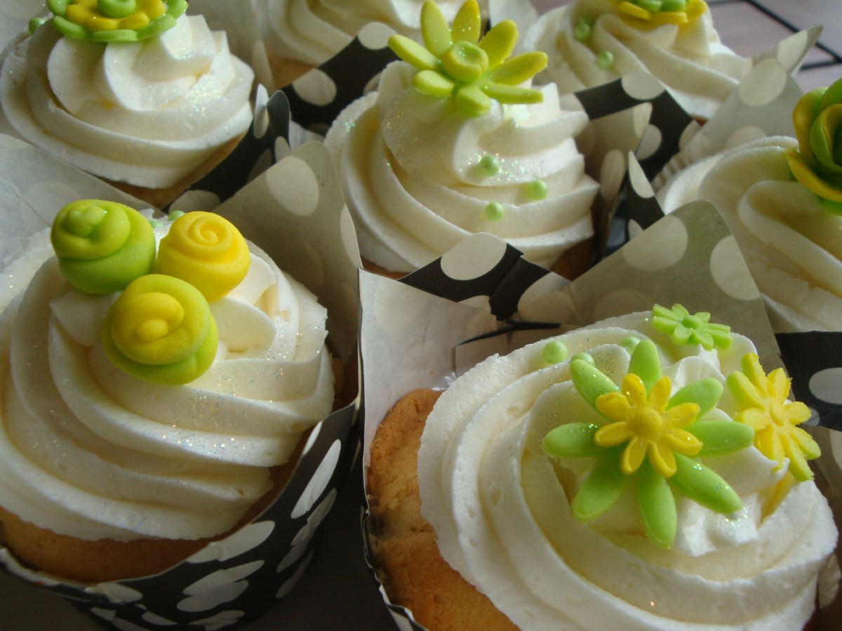 Lime Green & Yellow Flower Cupcakes