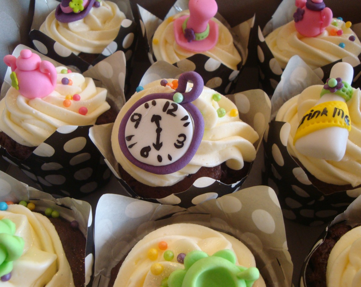 Mad Hatters Picnic Cupcakes