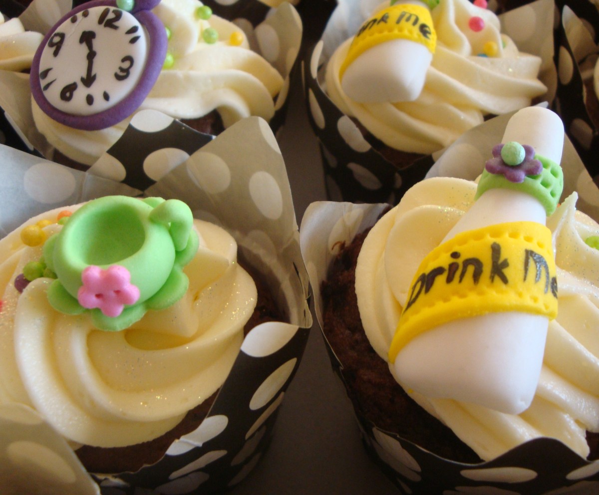 Mad Hatters Picnic Cupcakes