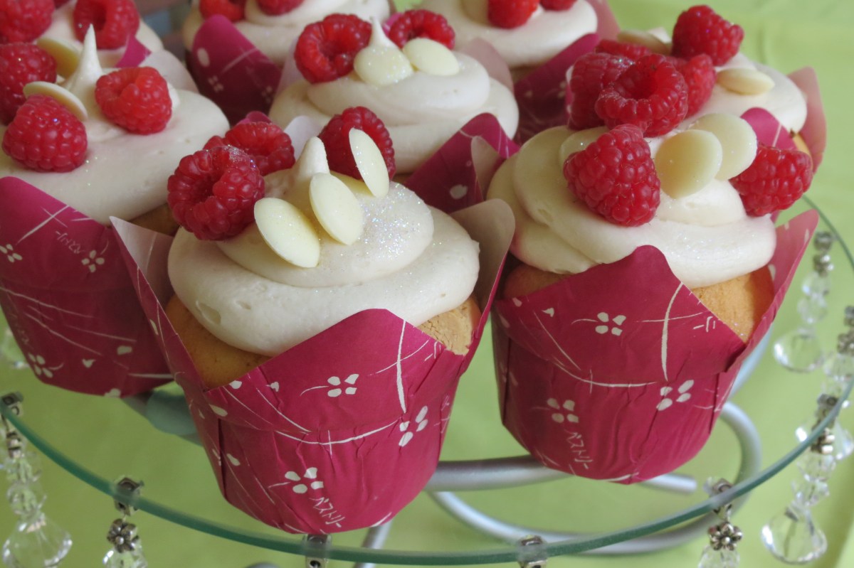Rasberry & White Chocolate Cupcakes