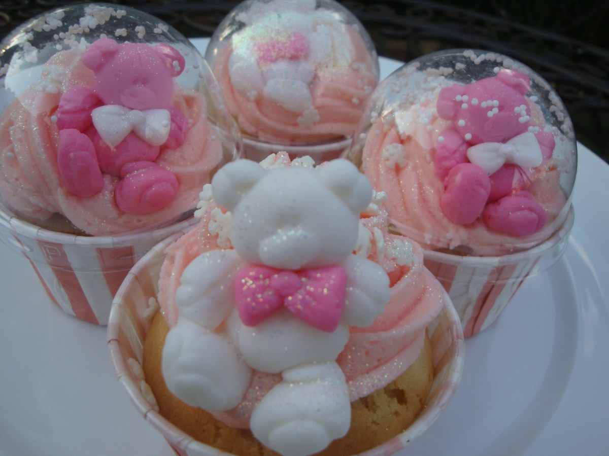 Snowglobe Pink Teddies Cupcakes