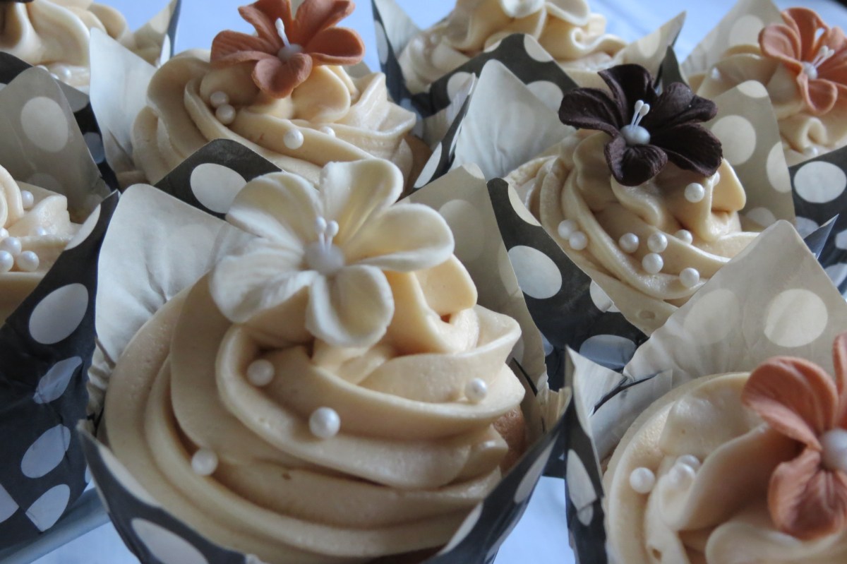 Creamy Coffee & White Chocolate Cupcakes