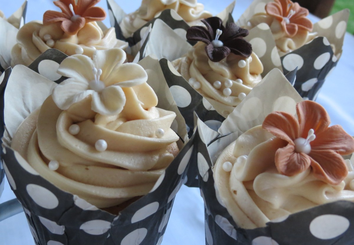 Creamy Coffee & White Chocolate Cupcakes