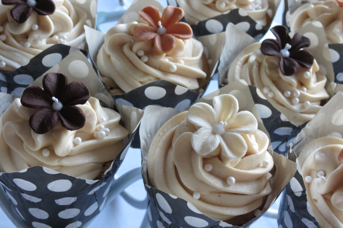 Creamy Coffee & White Chocolate Cupcakes
