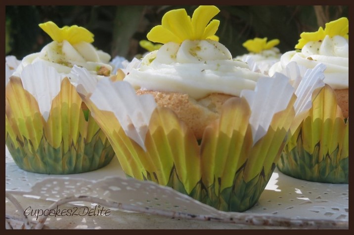 Honey & Pistachio Cupcakes