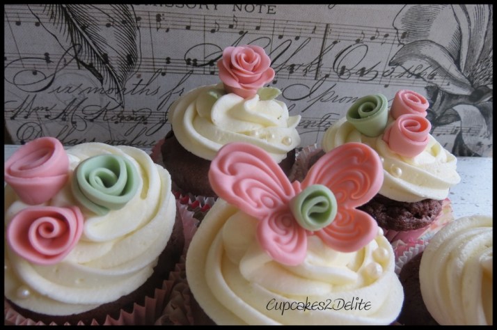 Pink & Moss Green Cupcakes