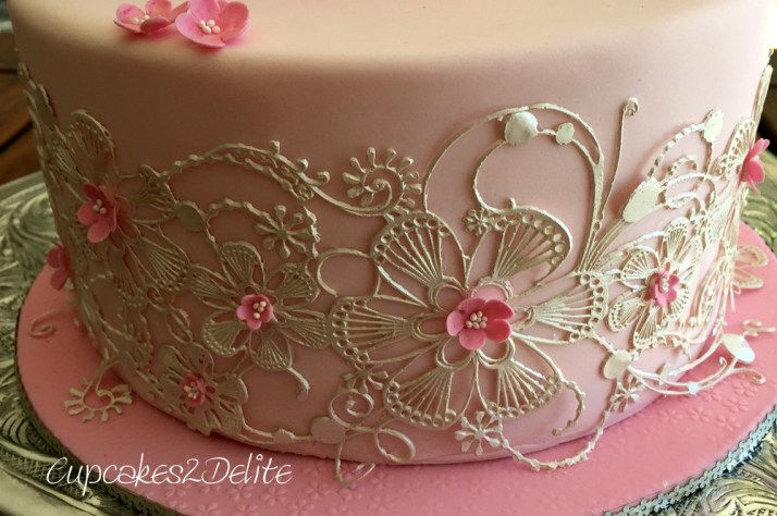 Teddy & Lace Cake