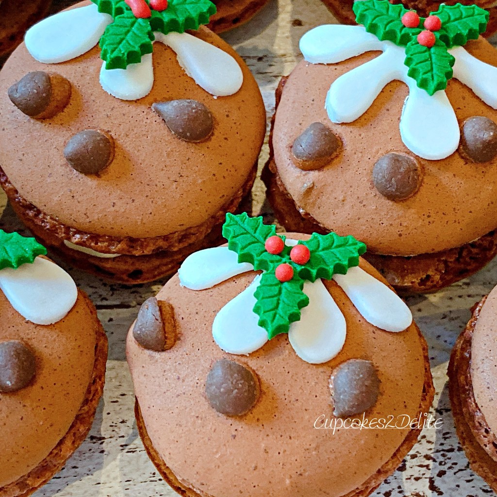 Christmas Pudding Macarons